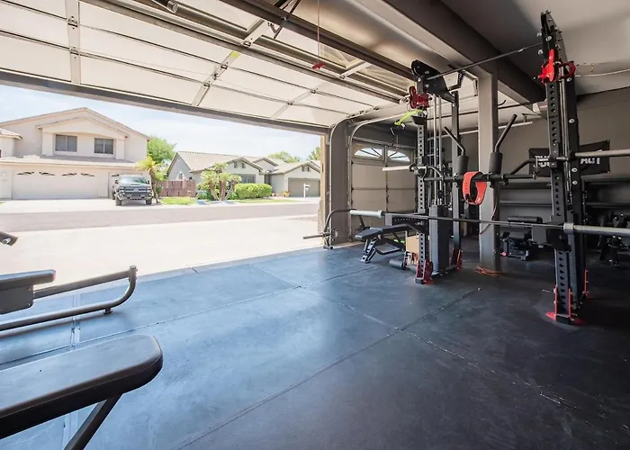 Scottsdale Paradise Poolside With Hot Tub & Gym *