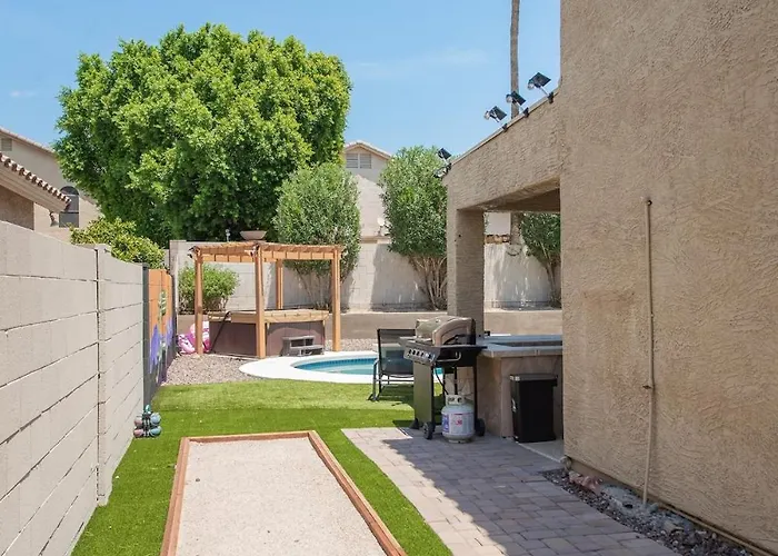 Scottsdale Paradise Poolside With Hot Tub & Gym Holiday home *