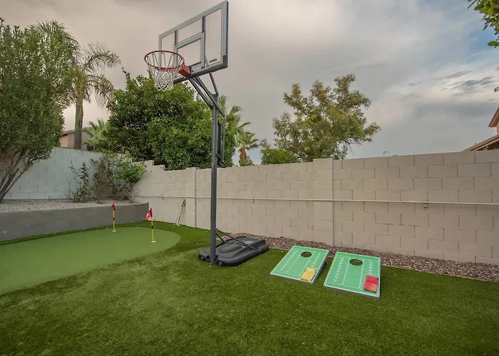 Scottsdale Paradise Poolside With Hot Tub & Gym