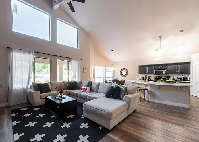 Holiday home Scottsdale Paradise Poolside With Hot Tub & Gym *