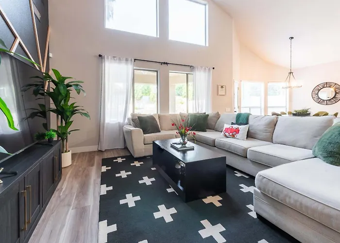 Holiday home Scottsdale Paradise Poolside With Hot Tub & Gym